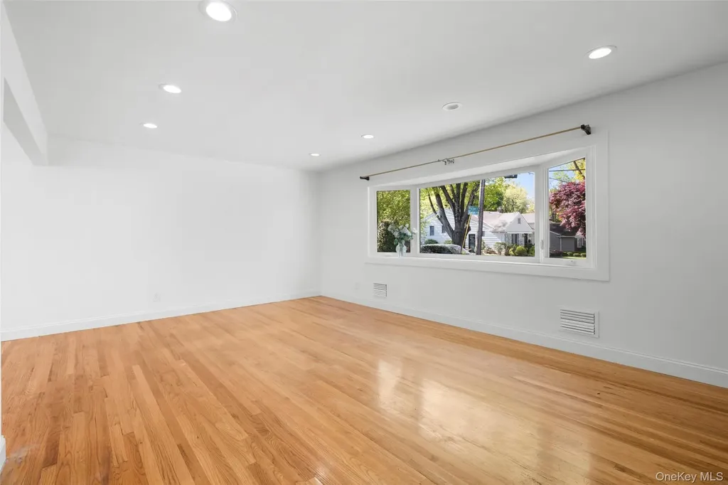 71 Bacon Place Yonkers NY 10710
