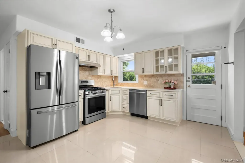 71 Bacon Place Yonkers NY 10710