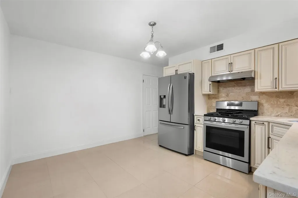 71 Bacon Place Yonkers NY 10710