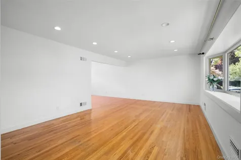 71 Bacon Place Yonkers NY 10710