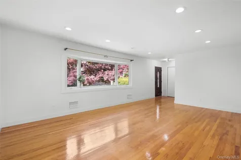 71 Bacon Place Yonkers NY 10710