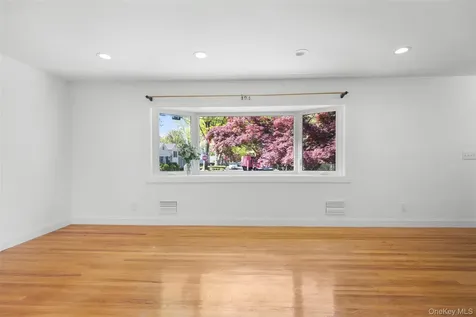 71 Bacon Place Yonkers NY 10710