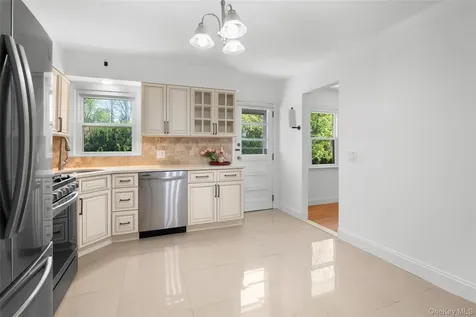 71 Bacon Place Yonkers NY 10710