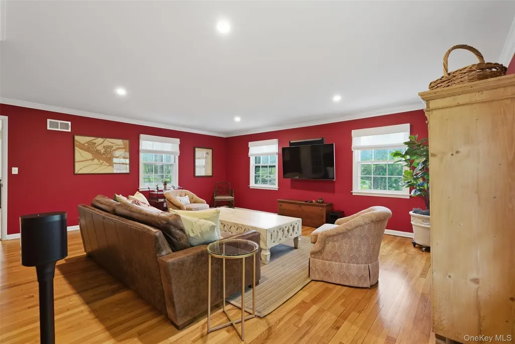 29 E Kinnicutt Road Pound Ridge NY 10576