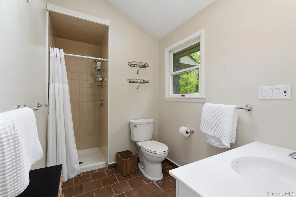 29 E Kinnicutt Road Pound Ridge NY 10576