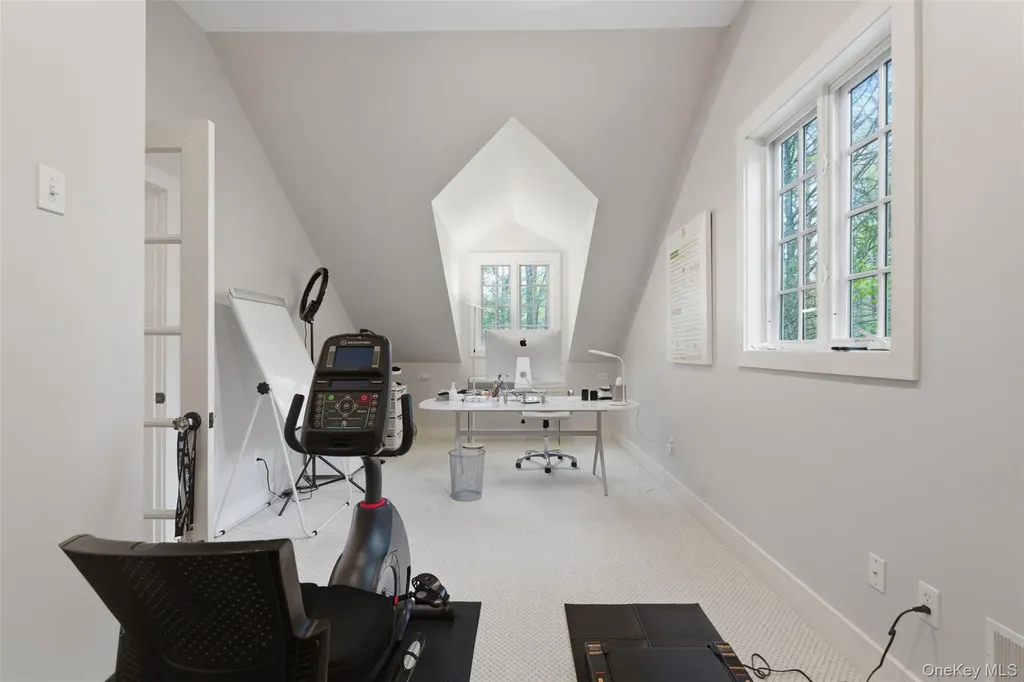 29 E Kinnicutt Road Pound Ridge NY 10576