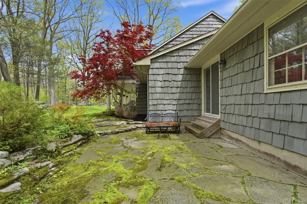 29 E Kinnicutt Road Pound Ridge NY 10576