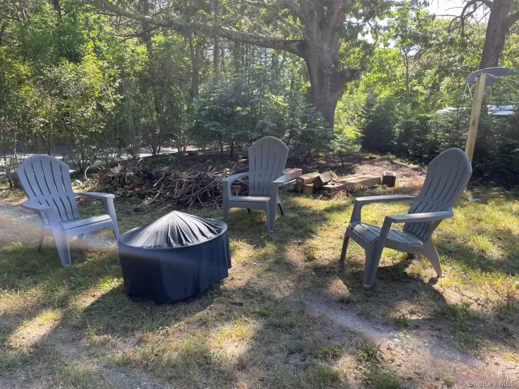 332 Canoe Place Road Southampton NY 11968