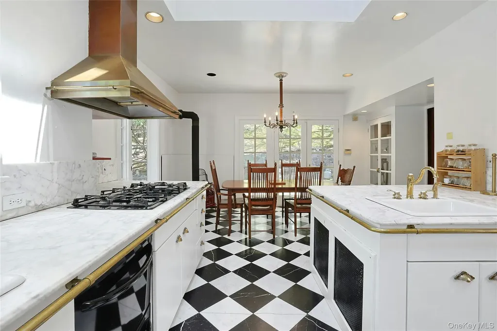 16 Lewis Road Irvington NY 10533