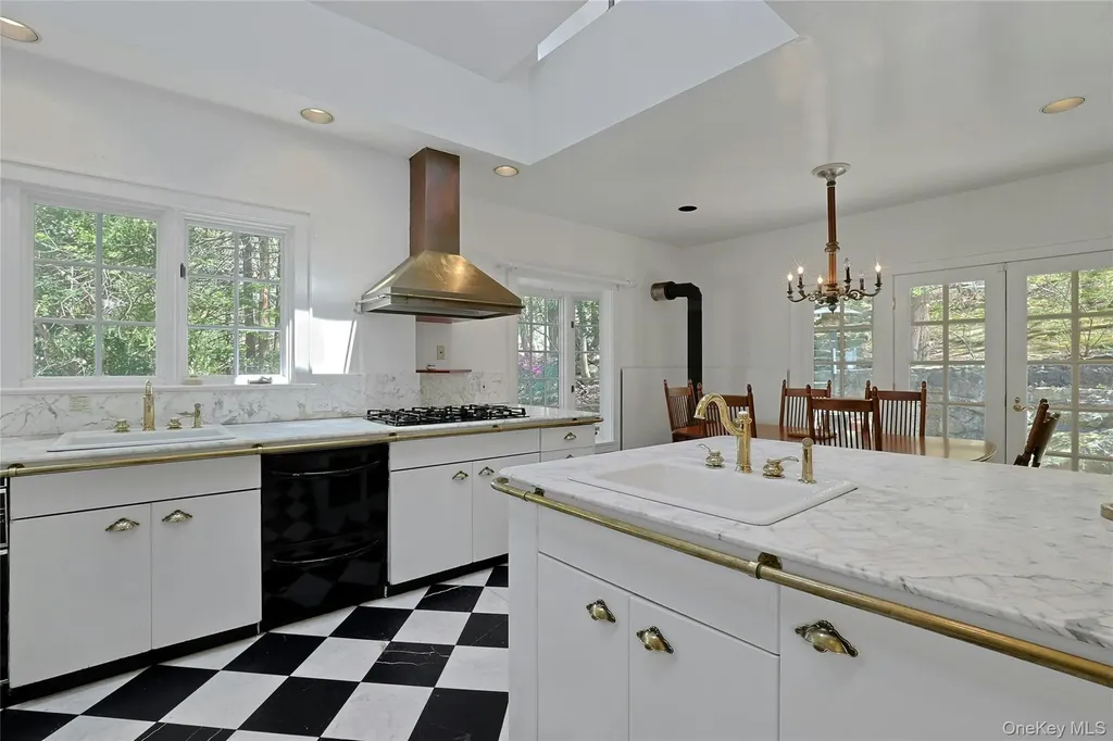 16 Lewis Road Irvington NY 10533