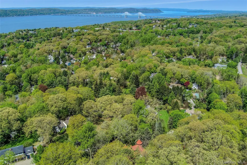 16 Lewis Road Irvington NY 10533