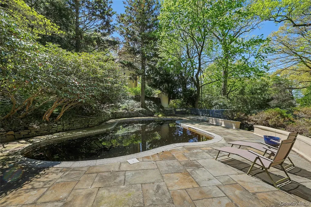 16 Lewis Road Irvington NY 10533