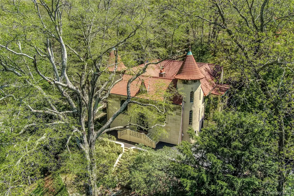 16 Lewis Road Irvington NY 10533