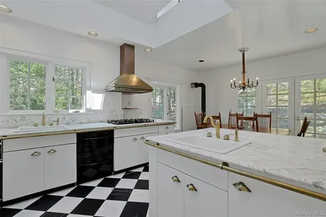 16 Lewis Road Irvington NY 10533