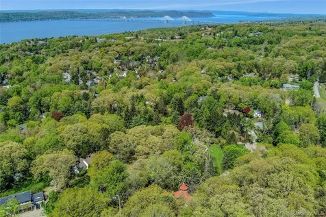 16 Lewis Road Irvington NY 10533