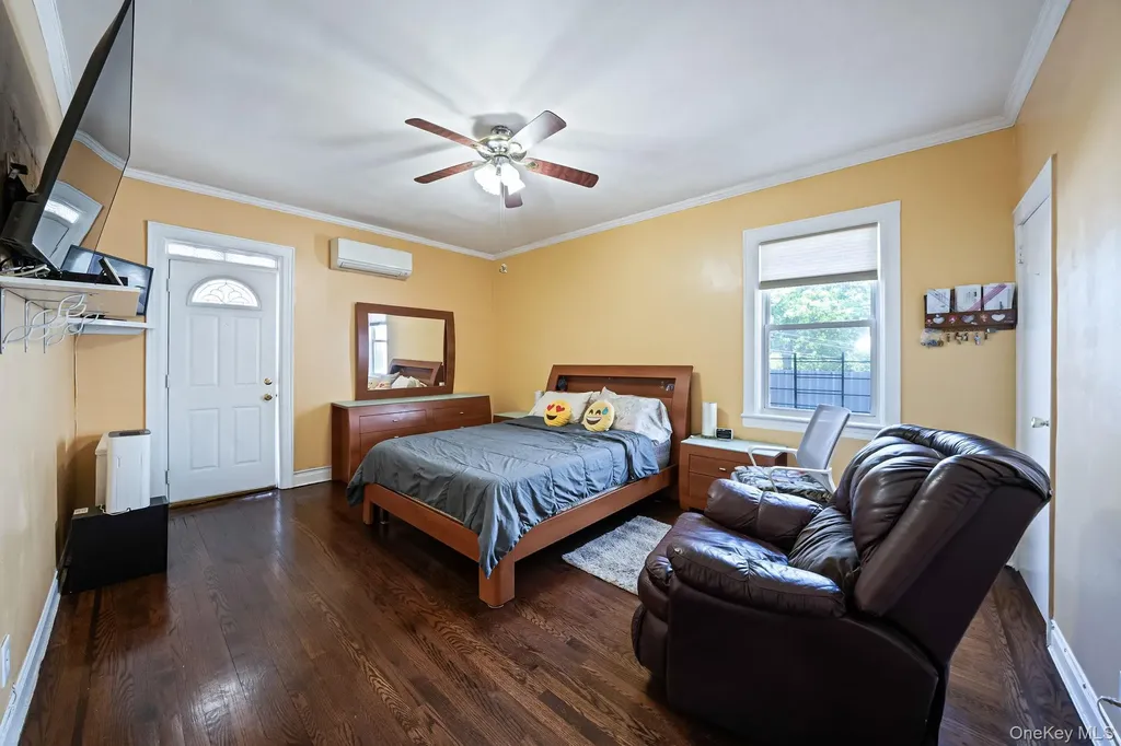 51-78 72nd Place Maspeth NY 11377