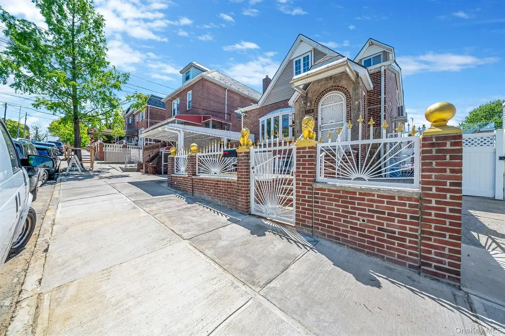 51-78 72nd Place Maspeth NY 11377
