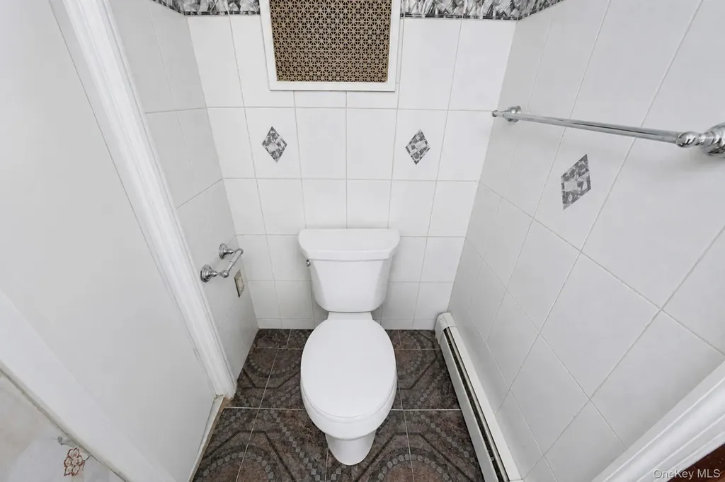 51-78 72nd Place Maspeth NY 11377