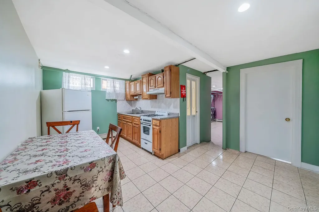 51-78 72nd Place Maspeth NY 11377