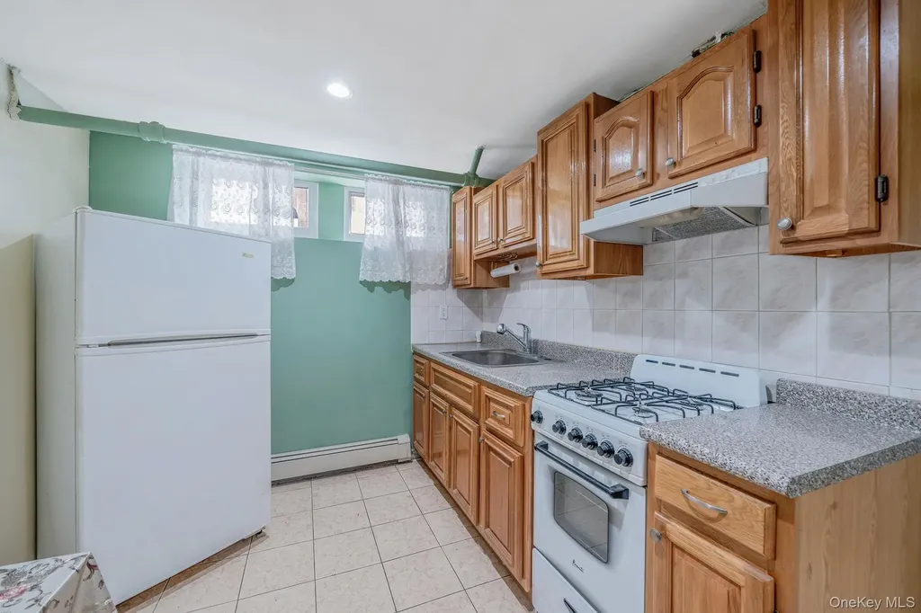 51-78 72nd Place Maspeth NY 11377