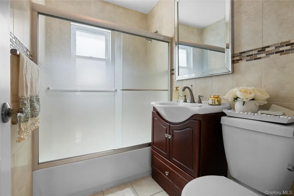 8015 250th Street Bellerose NY 11426