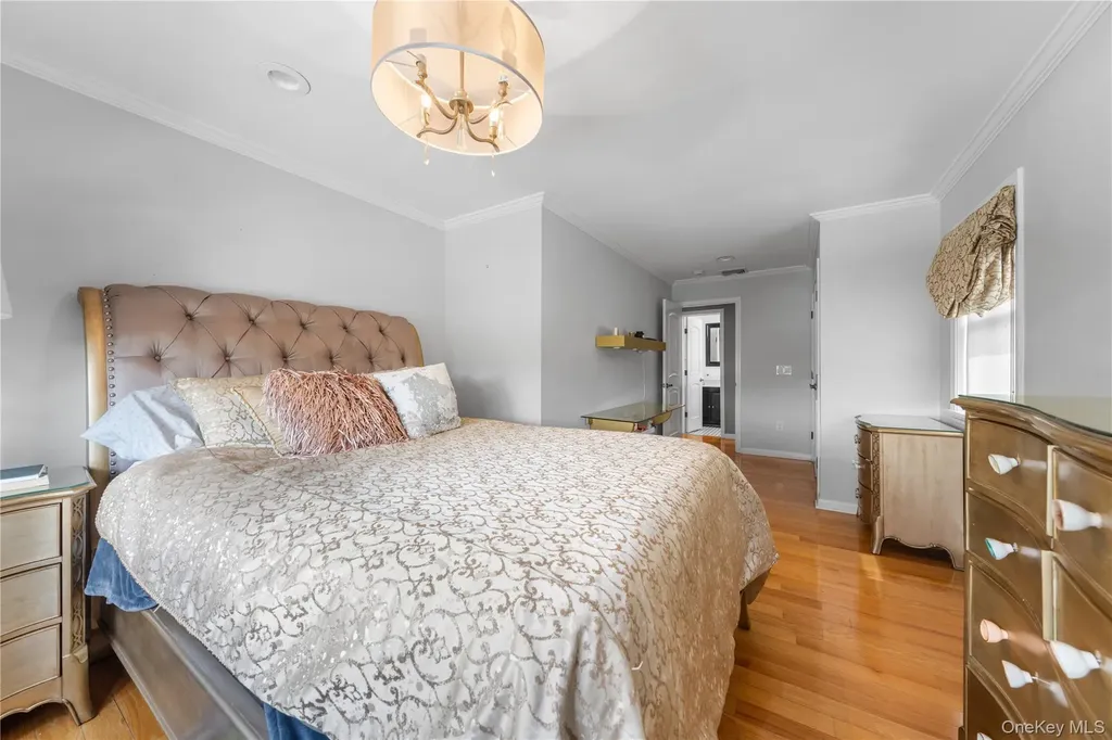 8015 250th Street Bellerose NY 11426