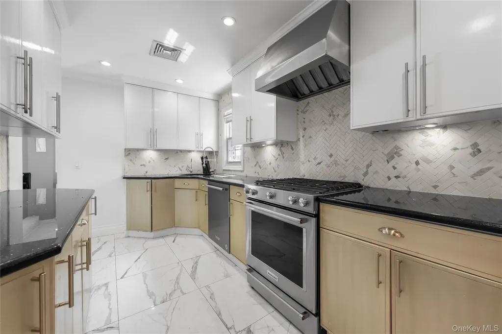8015 250th Street Bellerose NY 11426