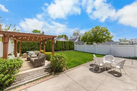 8015 250th Street Bellerose NY 11426