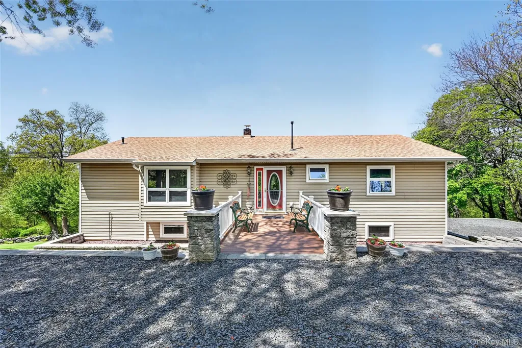 77 Maidstone Drive Walden NY 12586