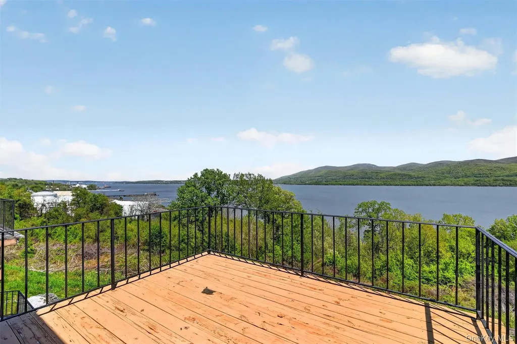 721 Hewitt Lane New Windsor NY 12553