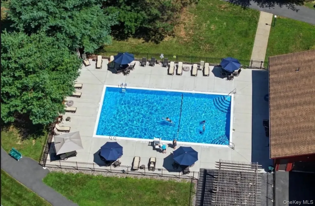 721 Hewitt Lane New Windsor NY 12553
