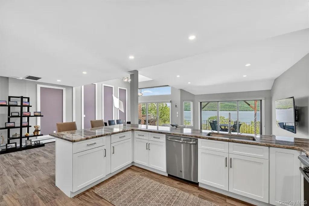 721 Hewitt Lane New Windsor NY 12553