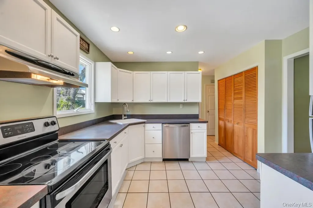 26 Orchid Road East Patchogue NY 11772