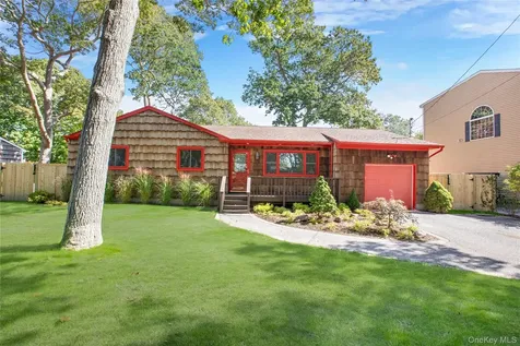 91 Circuit Road Bellport Village NY 11713