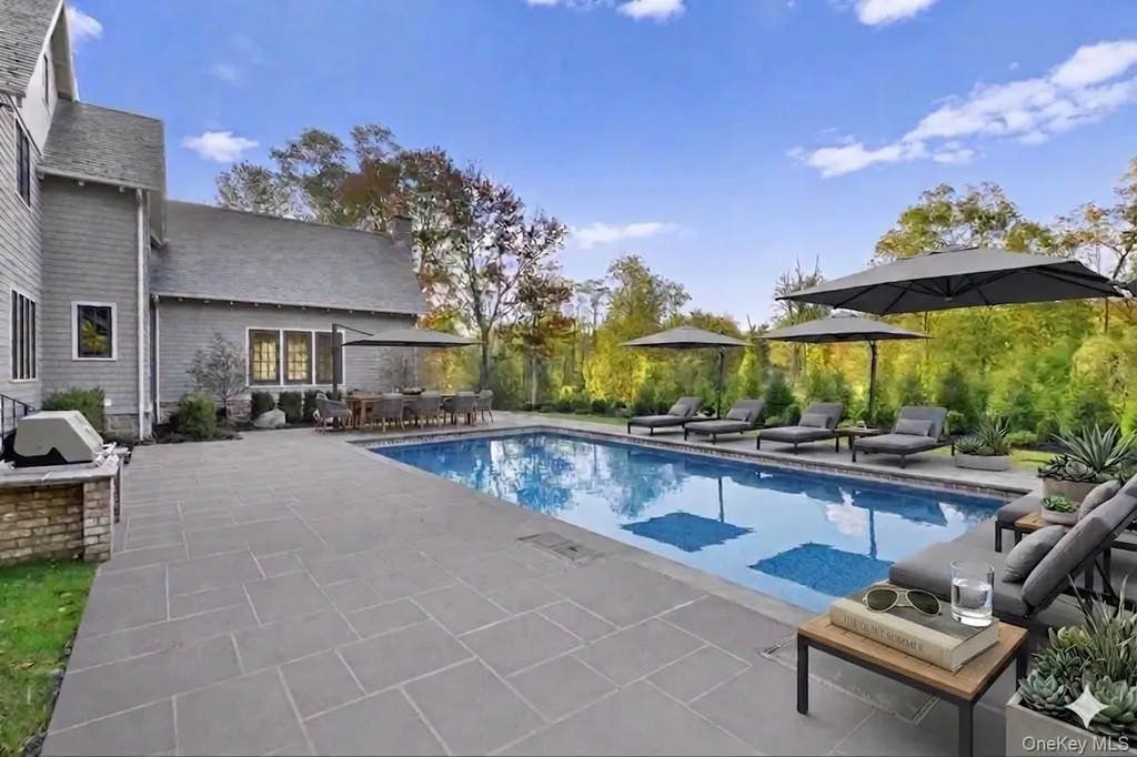 2 Barry Court Bedford NY 10536