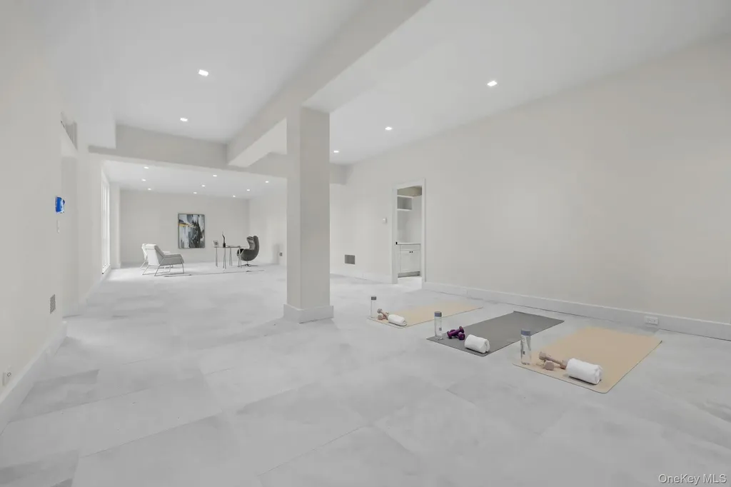 2 Barry Court Bedford NY 10536