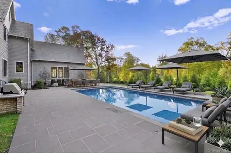 2 Barry Court Bedford NY 10536