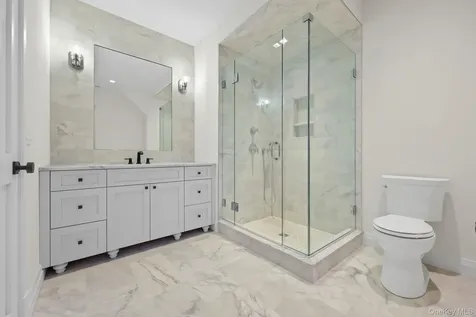 2 Barry Court Bedford NY 10536