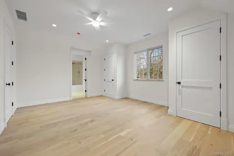 2 Barry Court Bedford NY 10536