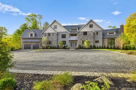 2 Barry Court Bedford NY 10536
