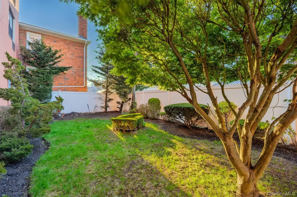 333 E Broadway Long Beach NY 11558