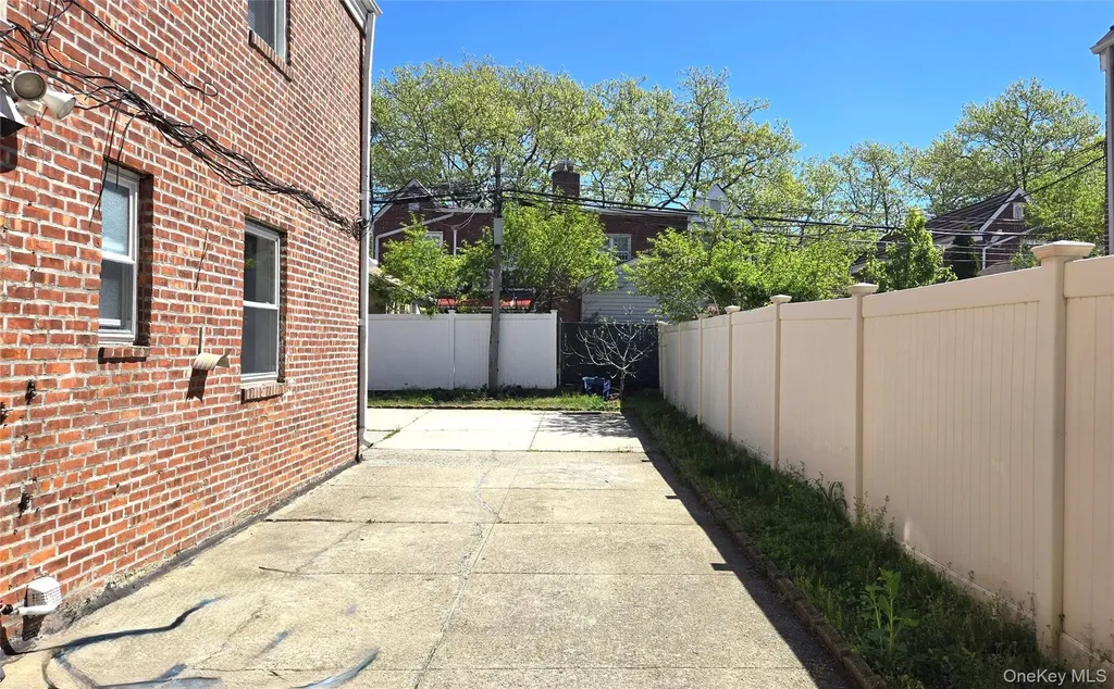 7345 197th Street Fresh Meadows NY 11366