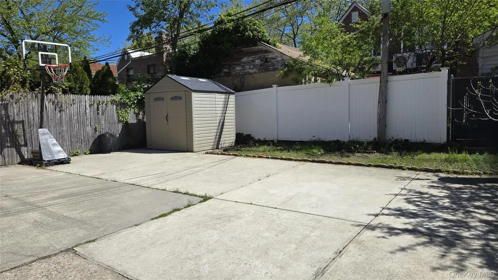 7345 197th Street Fresh Meadows NY 11366