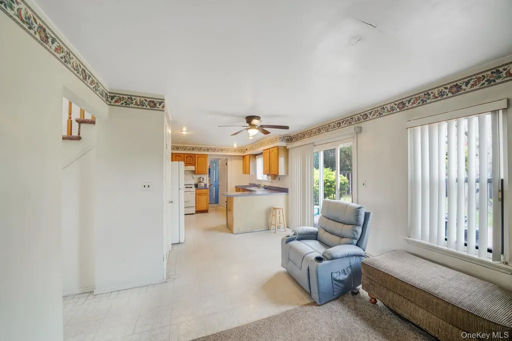 75 2nd Place Central Islip NY 11722