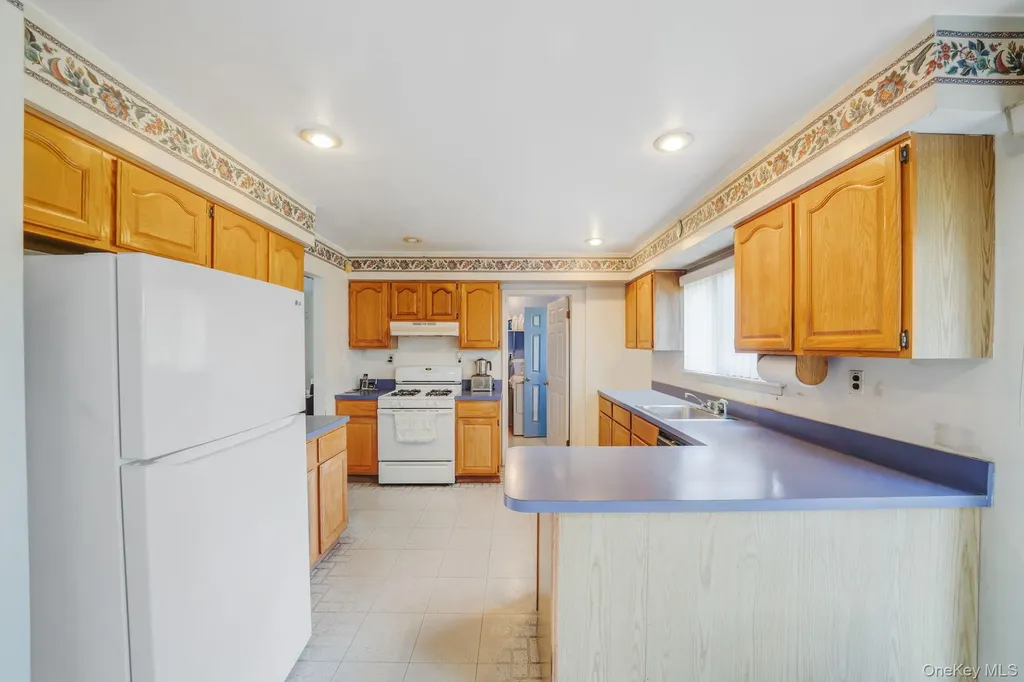 75 2nd Place Central Islip NY 11722