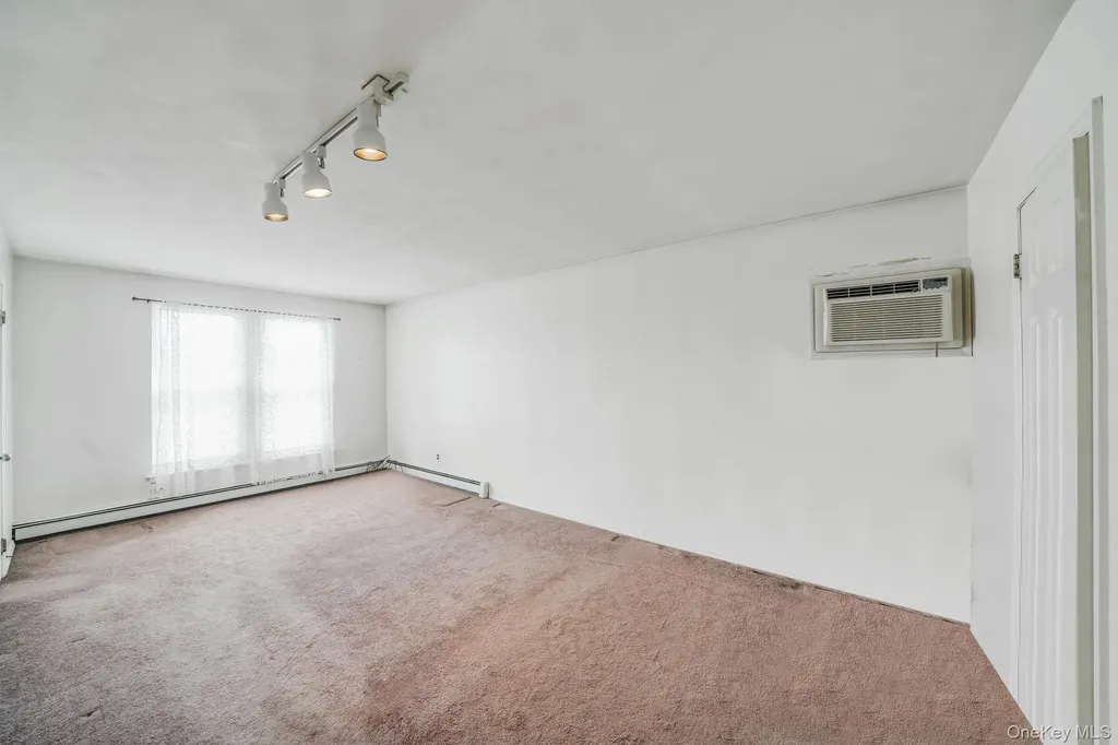 75 2nd Place Central Islip NY 11722