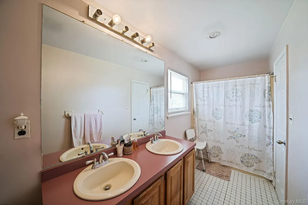 75 2nd Place Central Islip NY 11722