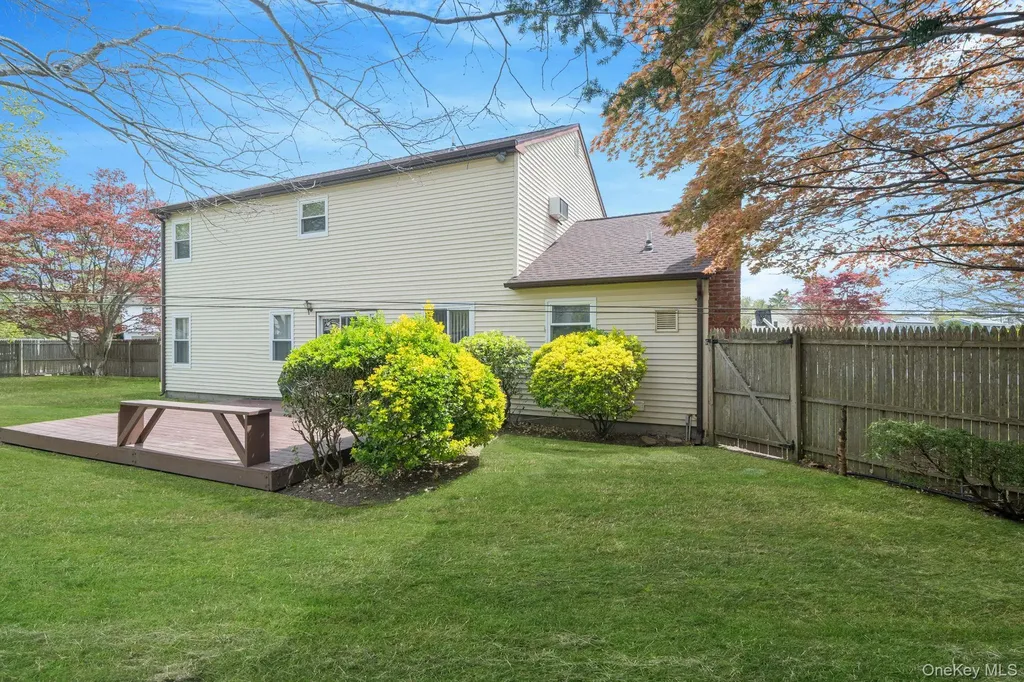 75 2nd Place Central Islip NY 11722