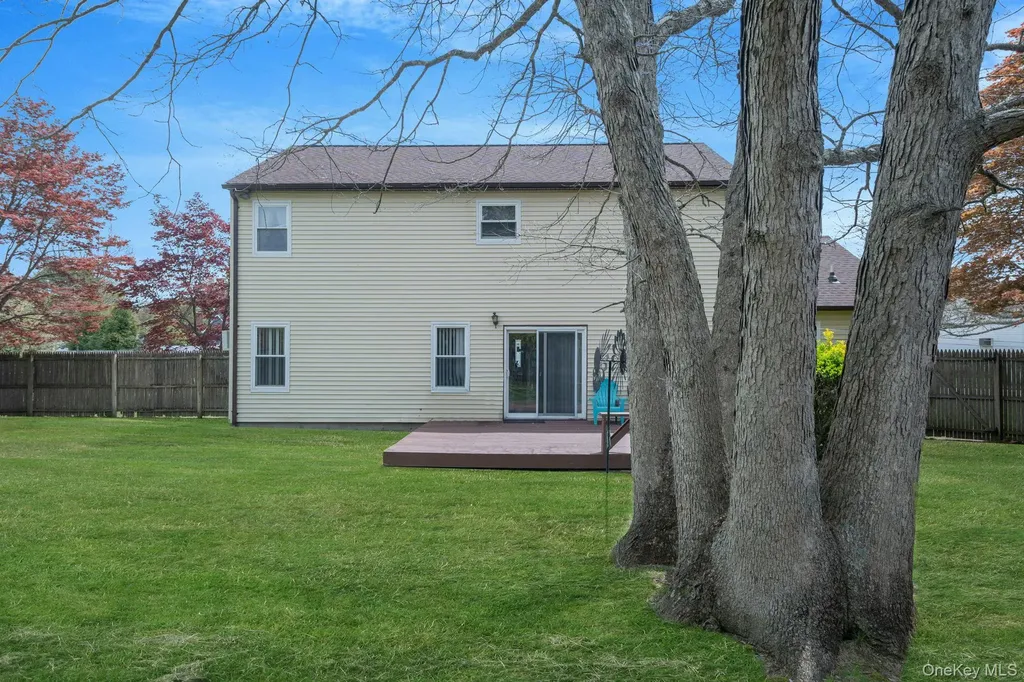 75 2nd Place Central Islip NY 11722