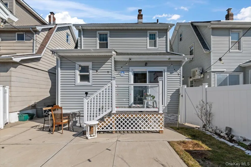 93-22 245th Street Floral Park NY 11001